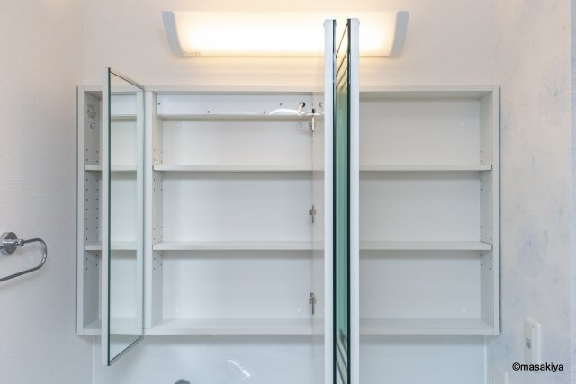 蔵谷ハイツの洗面所|写真は同じ大和ハウス施工の物です。色、仕様は若干異なります。