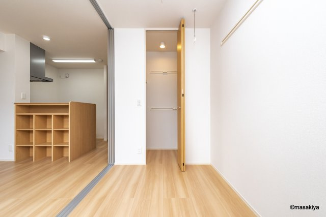 蔵谷ハイツの洋室|写真は同じ大和ハウス施工の物です。色、仕様は若干異なります。