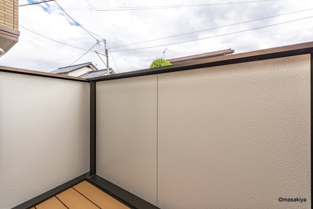 蔵谷ハイツのバルコニー|写真は同じ大和ハウス施工の物です。色、仕様は若干異なります。