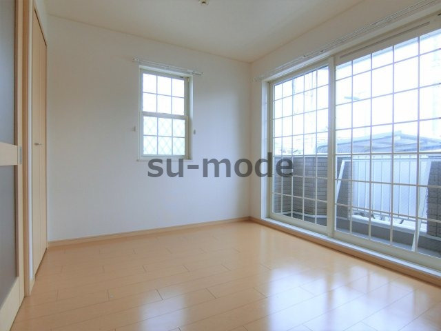 ヴィラ葵の洋室