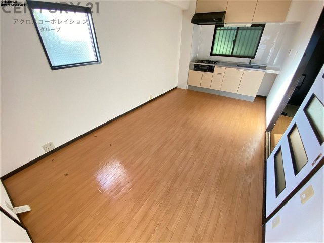 ２面採光の明るいお部屋です。