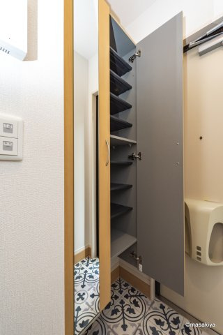 蔵谷ハイツの玄関|写真は同じ大和ハウス施工の物です。色、仕様は若干異なります。