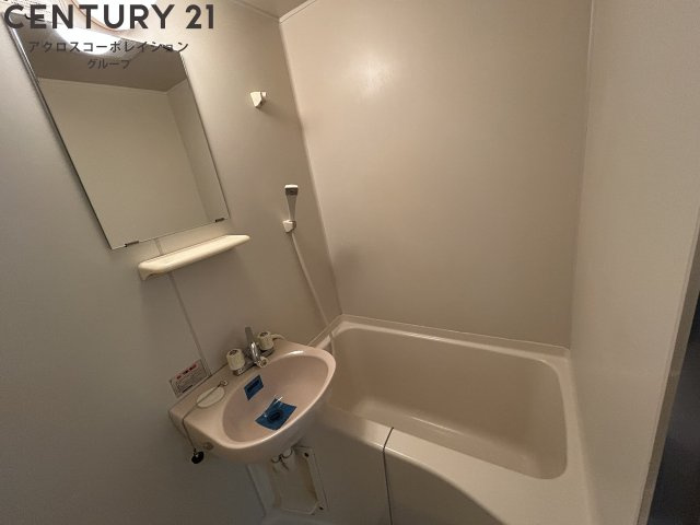 浴室内に洗面台付き！