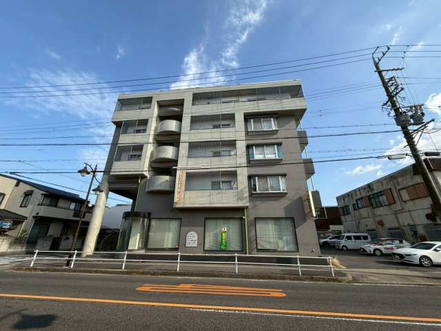 210ルミエールの外観