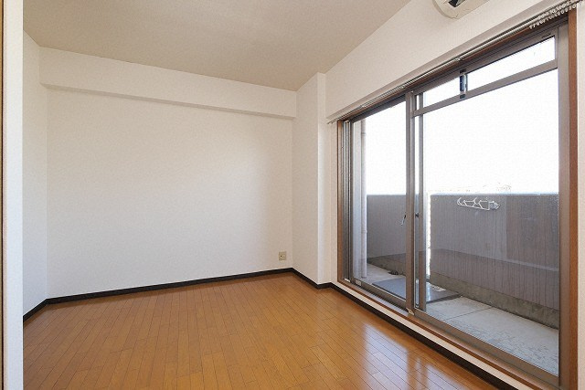 ジュネス東住吉の居間・リビング