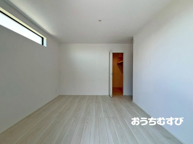 守山区川村町(全5棟)の洋室