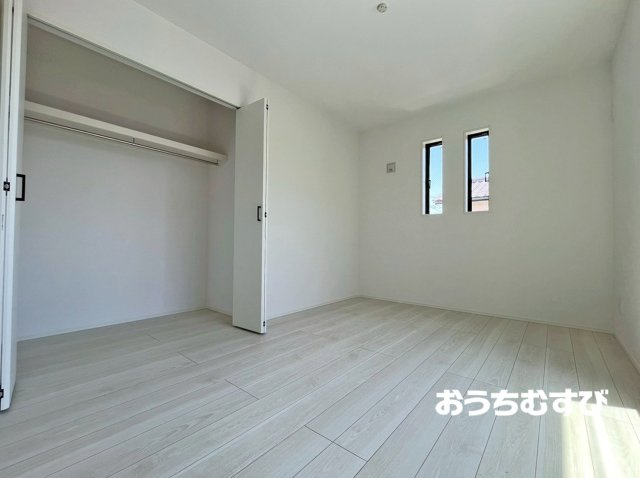 守山区川村町(全5棟)の洋室