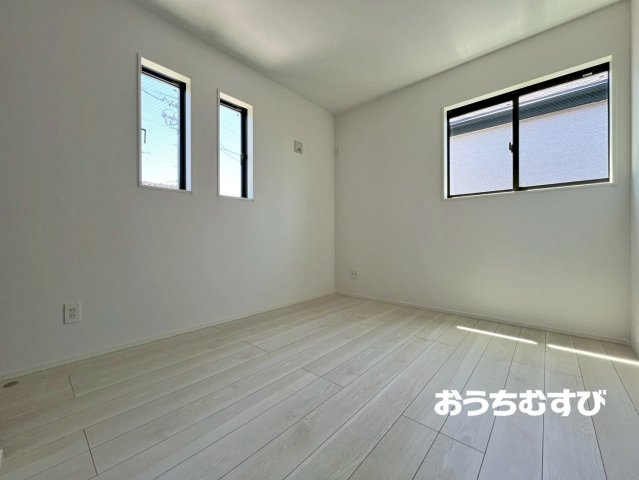 守山区川村町(全5棟)の洋室