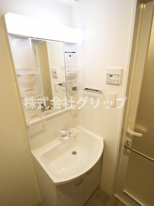 スパシエ東神奈川の独立洗面台