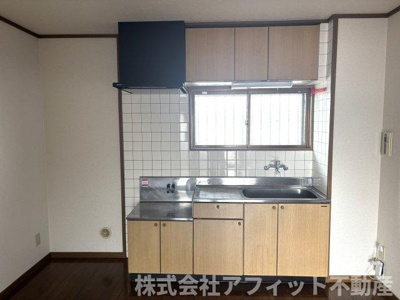 【キッチン】 | メゾンゆき | 吊戸棚付き