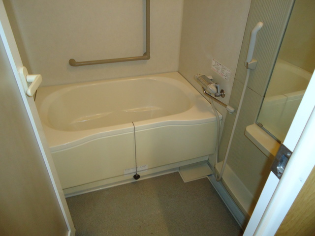 ぐらすはうすの浴室