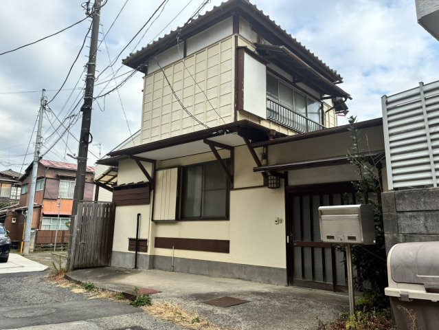 海まで徒歩15分！鎌倉中心地の大型邸宅の外観|閑静な住宅街