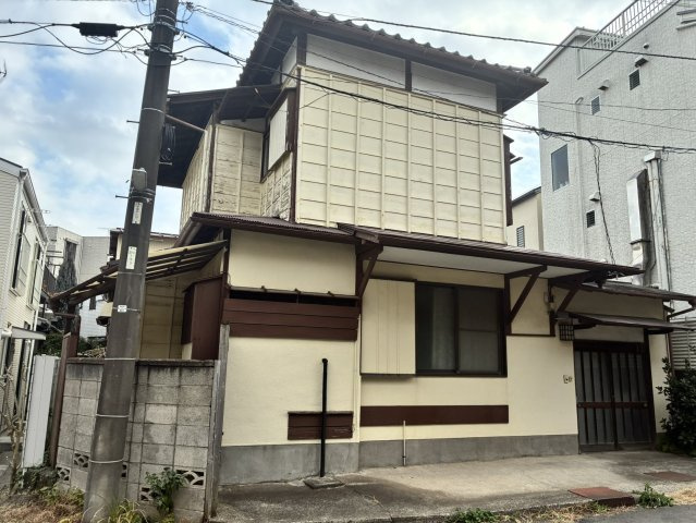 海まで徒歩15分！鎌倉中心地の大型邸宅の外観|陽当たり良好