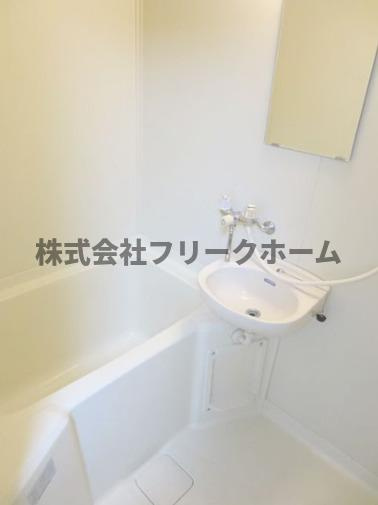 武蔵野市吉祥寺南町５丁目の賃貸マンションの浴室