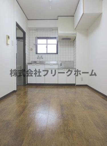 武蔵野市吉祥寺南町５丁目の賃貸マンションの居間・リビング