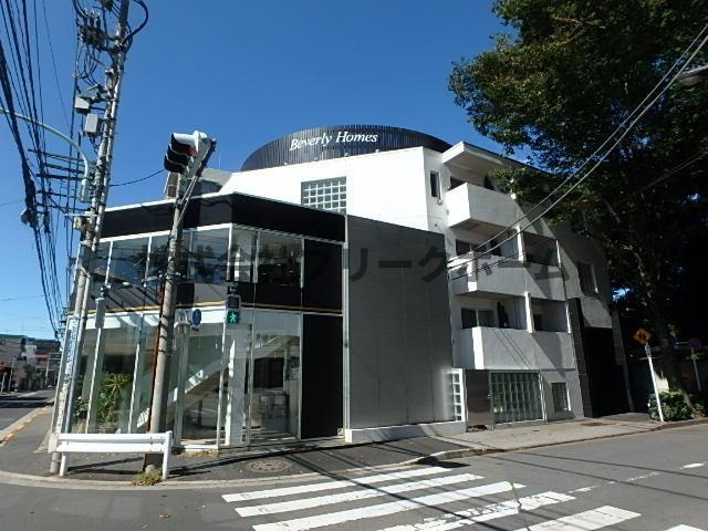 武蔵野市吉祥寺北町３丁目の賃貸マンションの外観