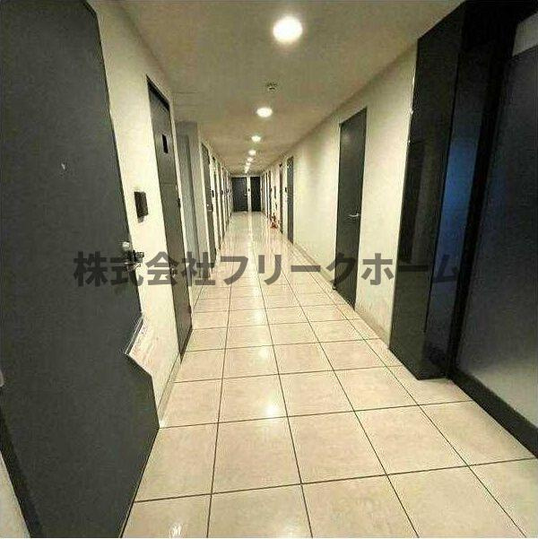 武蔵野市吉祥寺北町３丁目の賃貸マンションのロビー