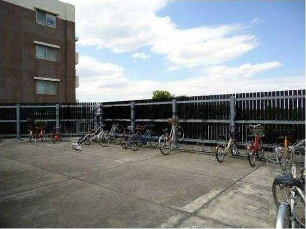 武蔵野市吉祥寺北町３丁目の賃貸マンションの駐車場