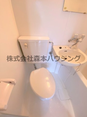 【トイレ】 | 　ミルキーハイツ | 落ち着いた色調のトイレです