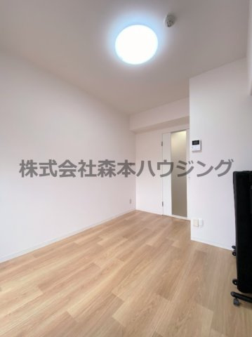 【洋室】 | 　ミルキーハイツ | ゆったりした洋室です