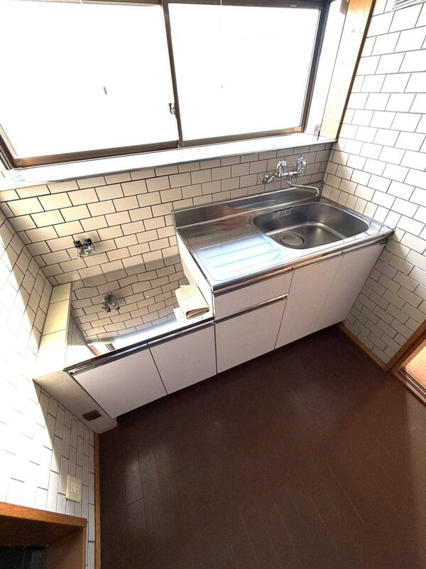 川崎市多摩区菅馬場１丁目のアパートのキッチン