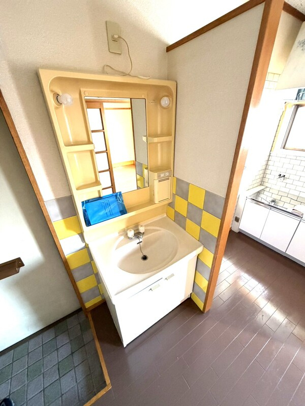 川崎市多摩区菅馬場１丁目のアパートの洗面所