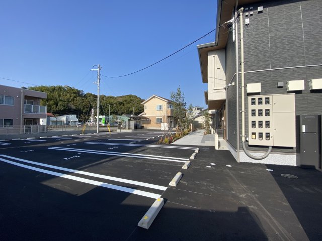シャーメゾン ロゼオの駐車場