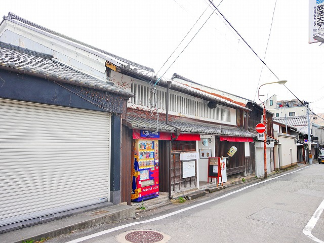 杉田貸家店舗の外観