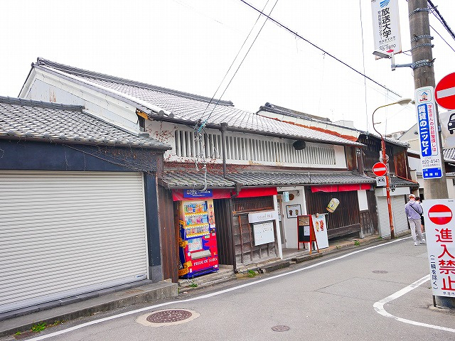 杉田貸家店舗の外観