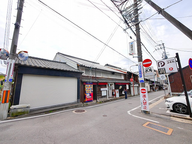 杉田貸家店舗の外観