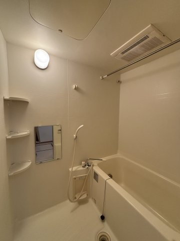 アヴェニール一番館の浴室|別号室参考写真