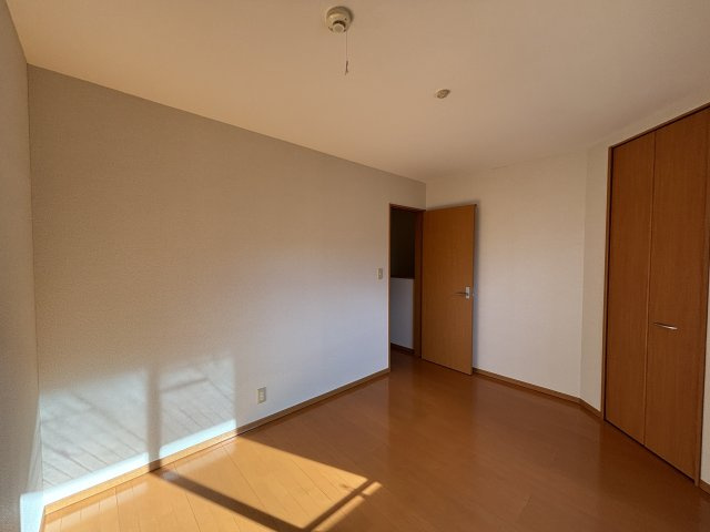 アヴェニール一番館の寝室|別号室参考写真