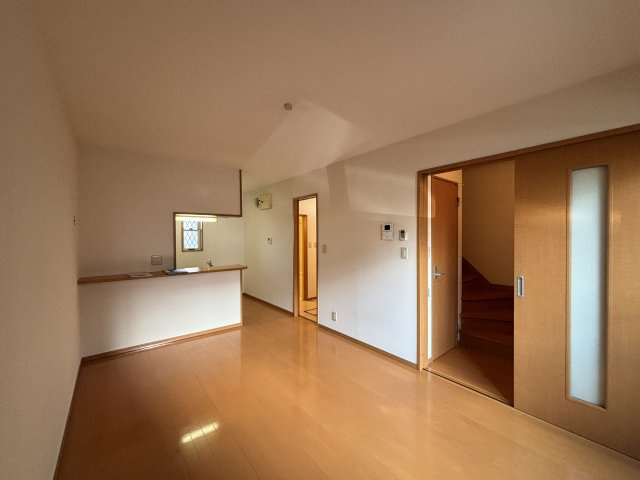 アヴェニール一番館の居間・リビング|別号室参考写真