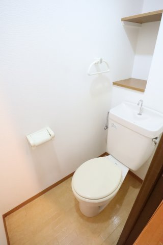 大阪市城東区今福西２丁目の賃貸マンションのトイレ