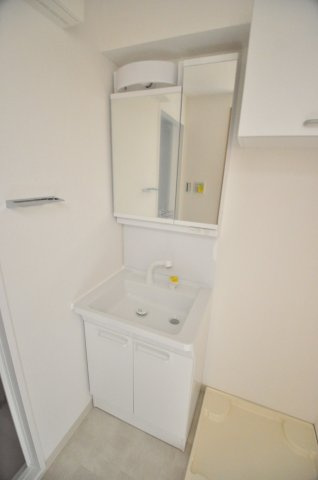 大阪市城東区中央２丁目の賃貸マンションの洗面所