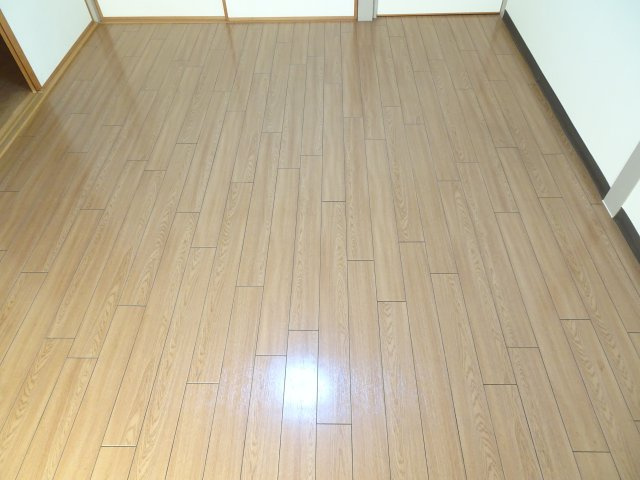ウサミアパートメントの洋室