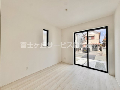 【洋室】 | 豊橋市伝馬町 新築一戸建て 1号棟 | 個人の部屋や寝室として使える洋室です