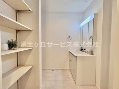 【脱衣所】 | 豊橋市伝馬町 新築一戸建て 2号棟 | 脱衣場です