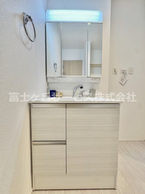 【独立洗面台】 | 豊橋市伝馬町 新築一戸建て 2号棟 | 独立洗面台、朝の身支度には欠かせません