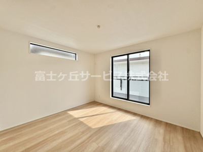 【寝室】 | 豊橋市伝馬町 新築一戸建て 2号棟 | 使い勝手のいい寝室です