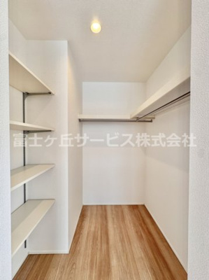 【収納】 | 豊橋市伝馬町 新築一戸建て 2号棟 | ウォークインクローゼットです