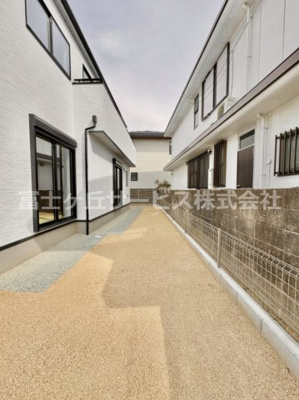 【庭】 | 豊橋市伝馬町 新築一戸建て 2号棟 | 簡単な家庭菜園も楽しめるお庭です