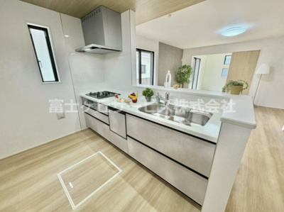 【キッチン】 | 豊橋市伝馬町 新築一戸建て 2号棟 | キッチンでお料理をお楽しみください