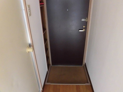 【玄関】 | アーバンハイツ佐藤 | 玄関にはシューズボックスがあります