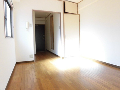 【居間・リビング】 | アーバンハイツ佐藤 | 明るくキレイなお部屋です