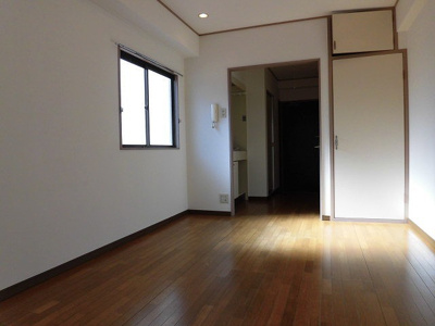 【居間・リビング】 | アーバンハイツ佐藤 | 明るくキレイなお部屋です