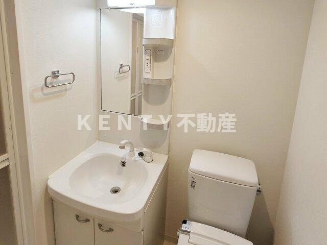 【洗面所】 | クレヴィスタ蒲田 | 忙しい朝には欠かせない洗面所です