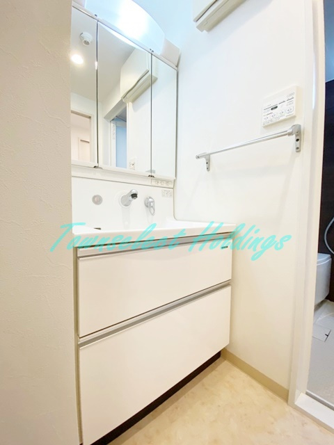 横浜市戸塚区戸塚町の賃貸マンションの洗面所