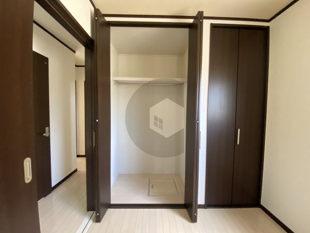 角田 貸家の収納