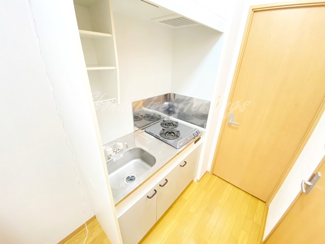 横浜市栄区桂町のアパートのキッチン